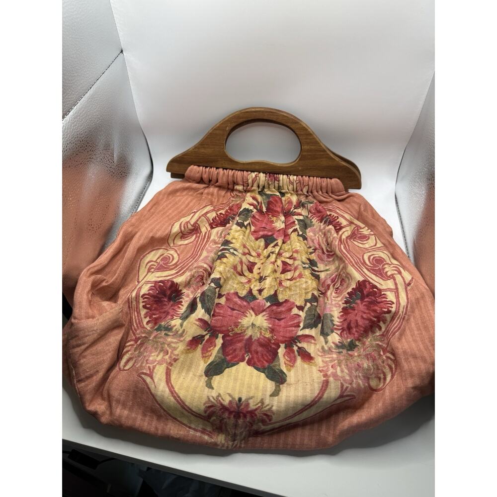 LoveShackFancy Mckenna Grand Bag Linen & Cotton in Raspberry W/ Wood Handle